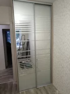 Шкаф в прихожую купе маленький